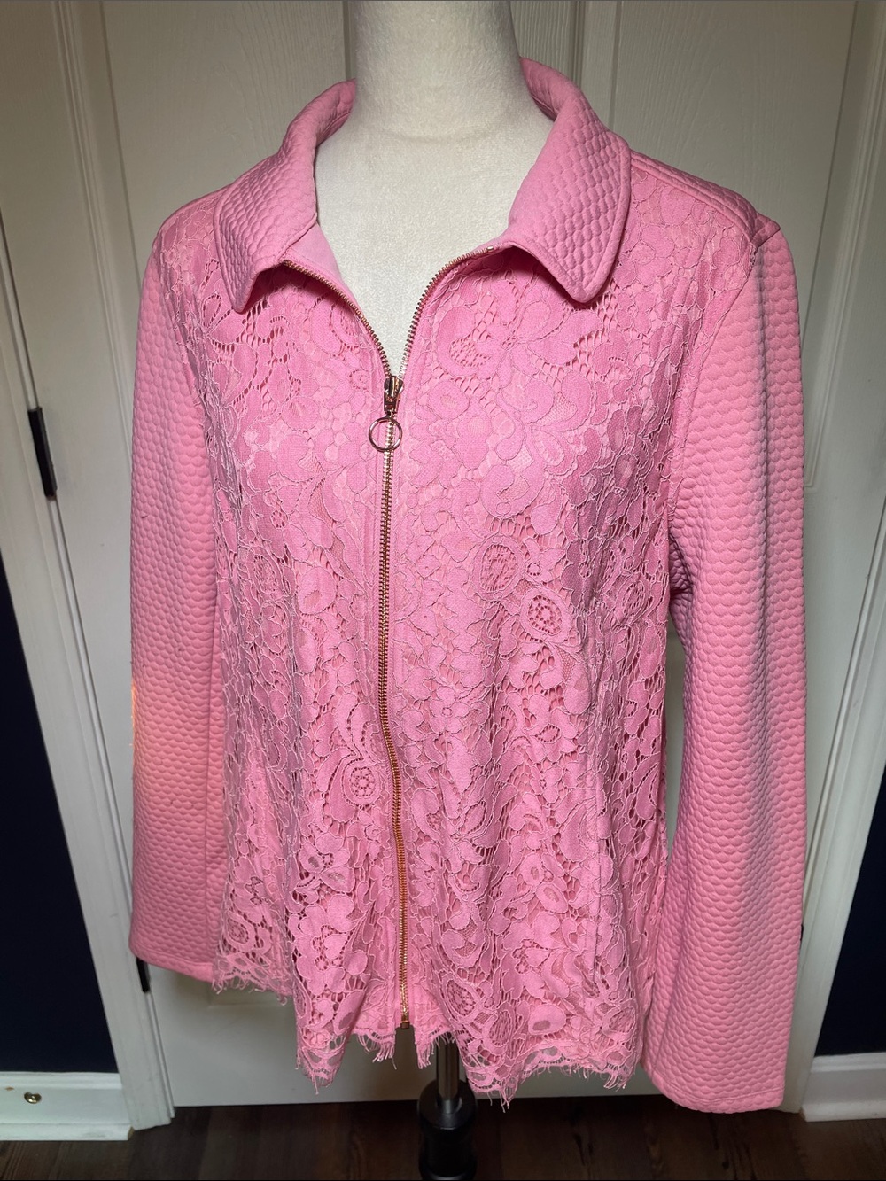 Isaac Mizrahi Style Pink Lace Gold Tone Zip Front Jacket Size L